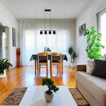 Violetta-punta Apartment *