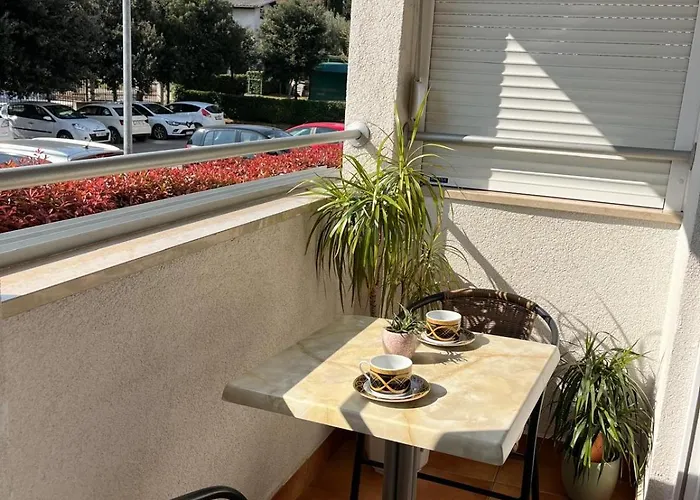 Violetta-punta 아파트