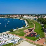 Violetta-punta Апартаменты Умаг